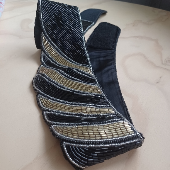Vintage 80s hand beaded black gold scalloped disco belt velcro closure S / M - Picture 12 of 17